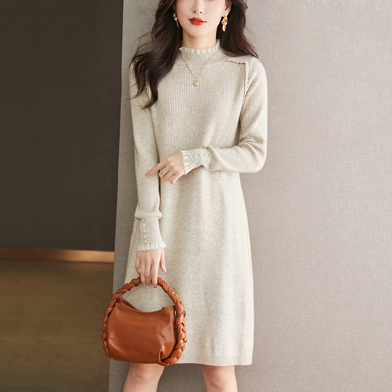 配大衣的毛衣连衣裙2025秋冬季女新款高级中长款羊毛针织打底